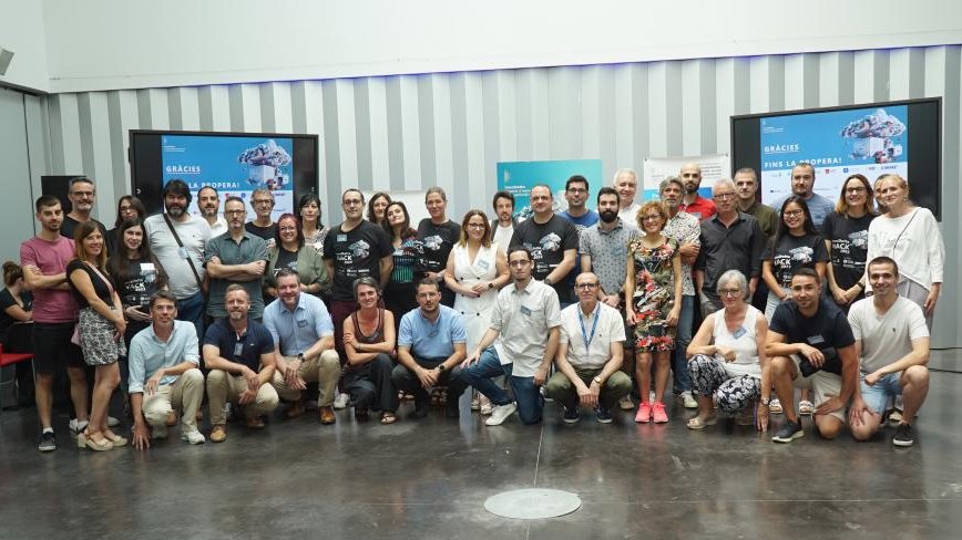 hedylalogistics's tweet photo. Ponentes, participantes, empresas, socios, asistente y organización en un evento único, la Demo Day de #InnoDeltaHack 2023.
Pudimos presentar nuestra solución para conseguir que la logística del Delta del Llobregat sea más #sostenible. https://t.co/3sYzDP4WCs