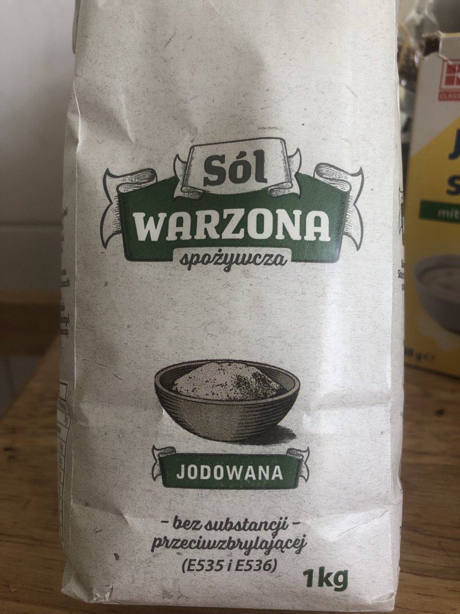 _schlenzi's tweet image. This salt was not discharged to #Oder river, but will serve me for cooking. Anyway our river is oversalted. Joint investigation in #PL and #DE with Bartek Sabela. 1st release today @magazynpismo @mozde bit.ly/44nLJ52 thx to @journalismfund