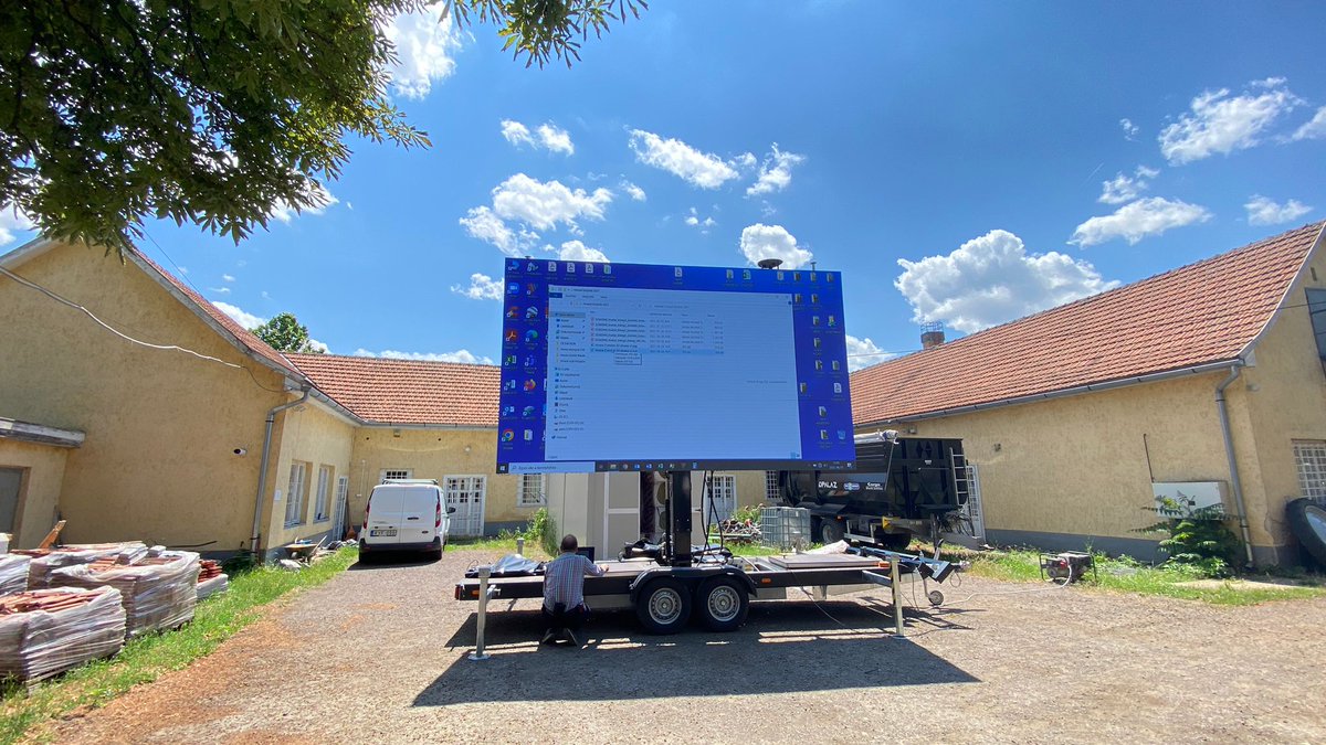 amberqiangli's tweet image. Qiangli Q4pro outdoor project has been done in Hungary🎉🔥perfect for outdoor advertisement and also for watching sports matches😍😍welcome to inquiry~DM amber

#ledoutdoor##ledmodules##ledvideowall##ledcar ##summerevents