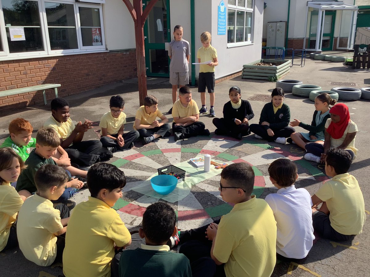 We are enjoying our outdoor class worship this morning! We listened and reflected on the story of the Raising of 
Lazarus. #classworship