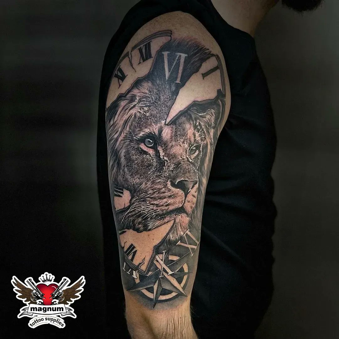 Koit Tattoo on Tumblr: Compass arm tattoo by KOit. Berlin // Travelling