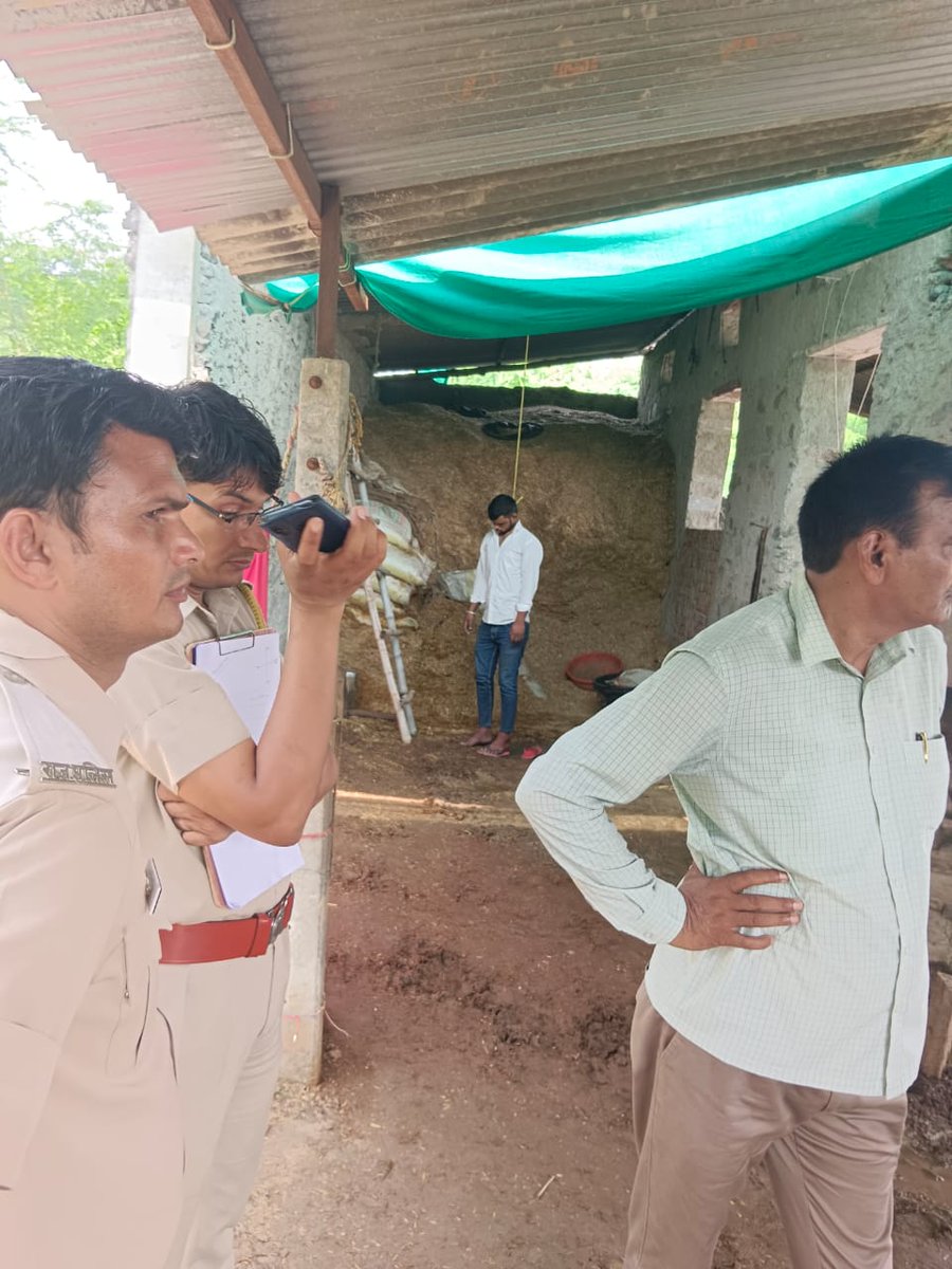 राजस्थान में जातिवादी और सामंतवादी ताकतों का दलित,आदिवासियों पर आतंक चरम पर है।

टोंक जिले के मालपुरा क्षेत्र में धारा सिंह बैरवा की हत्या कर आत्महत्या का रूप देने की कोशिश की है,परिवार ने हत्या की आशंका जताई है।

<a href="/TonkPolice_/">Tonk Police Rajasthan</a> निष्पक्ष जांच कर तत्काल आरोपियों की गिरफ्तारी करें।