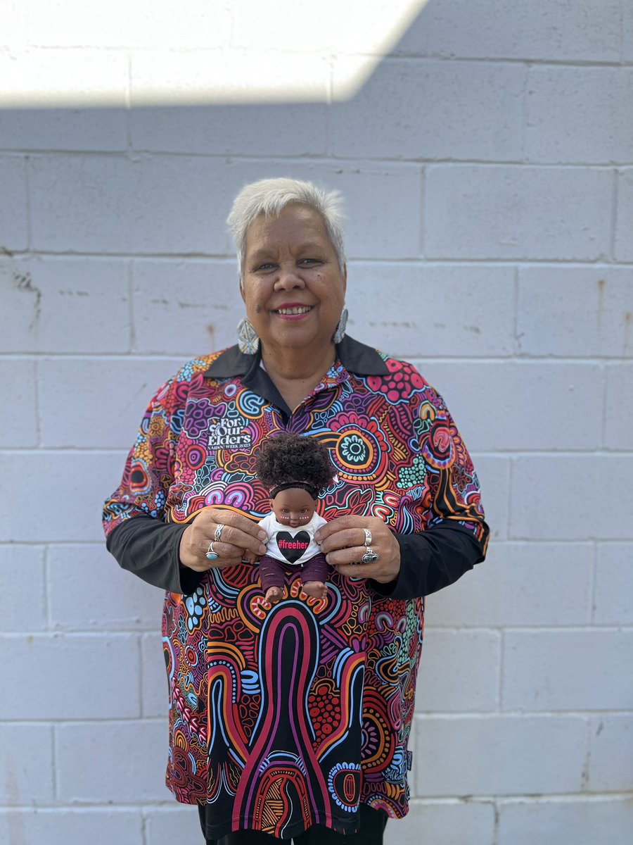 DebKilroy's tweet image. For Our Elders 🖤💛♥️

We are so honoured to have Aunty Dr Jackie Huggins AM as Sisters Inside’s Patron, our guardian, our protector, our supporter 💗

We had an awesome NAIDOC celebration lunch with many Aboriginal women &amp;amp; their children today 

#naidoc #forourelders #freeher