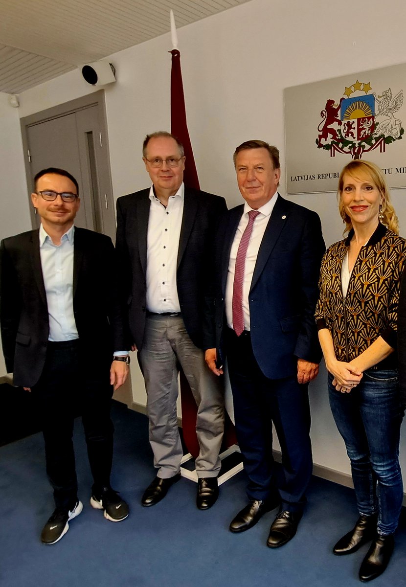 Par Latvijas nostāju, uzņemot Eiropas valstu medijus, kam liegta iespēja strādāt Krievijā un citām tēmām interesanta saruna ar <a href="/dwnews/">DW News</a> programmu direktori <a href="/nadjascholz/">Nadja Scholz</a>, Krievijas ziņu redakcijas redaktoru Christian Frederik Trippe un pārstāvniecības Latvijā vadītāju Juri Rescheto