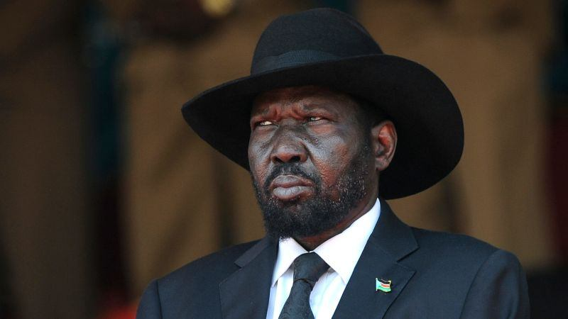 Pulezidenti wa South Sudan, Gen. Salva Kiir alangiridde nti omwaka ogujja gavumenti ye egenda kutegeka akalulu k'obwapulezidenti nga kano kekamu kububonero obwoleka nga ye ne banne bwebali abeteefuteefu okutema empenda ezireeta emirembe mu ggwanga elyo.
Salva Kiir abadde