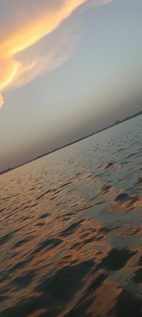 نا جانے کون سی دولت ہے تمہارے لہجے میں 
بات کرتی ہو تو ___❤___دل خرید لیتی ہو