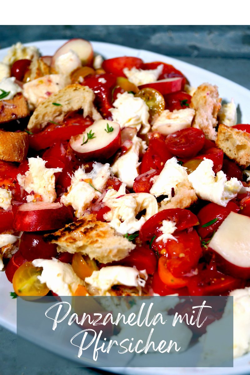 zimtkringel1's tweet photo. Heftig tomatig und ganz schön fruchtig: Panzanella mit Weinbergpfirsichen https://t.co/cHT3JWLOFc https://t.co/wd1H5ebDXK