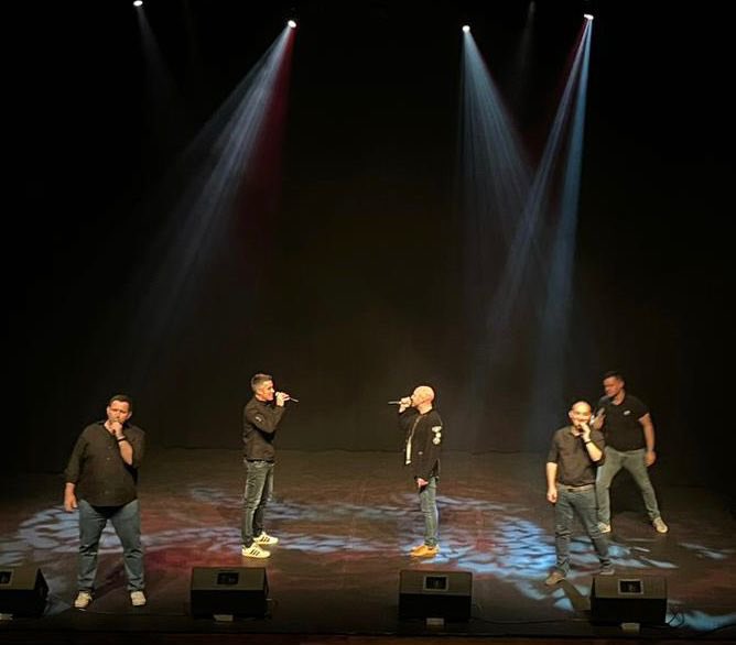 navi_redd's tweet photo. NO INSTRUMENTS, NO PROBLEM

Dankie @AtterburyTeater ! https://t.co/SLlLcTIfeV
