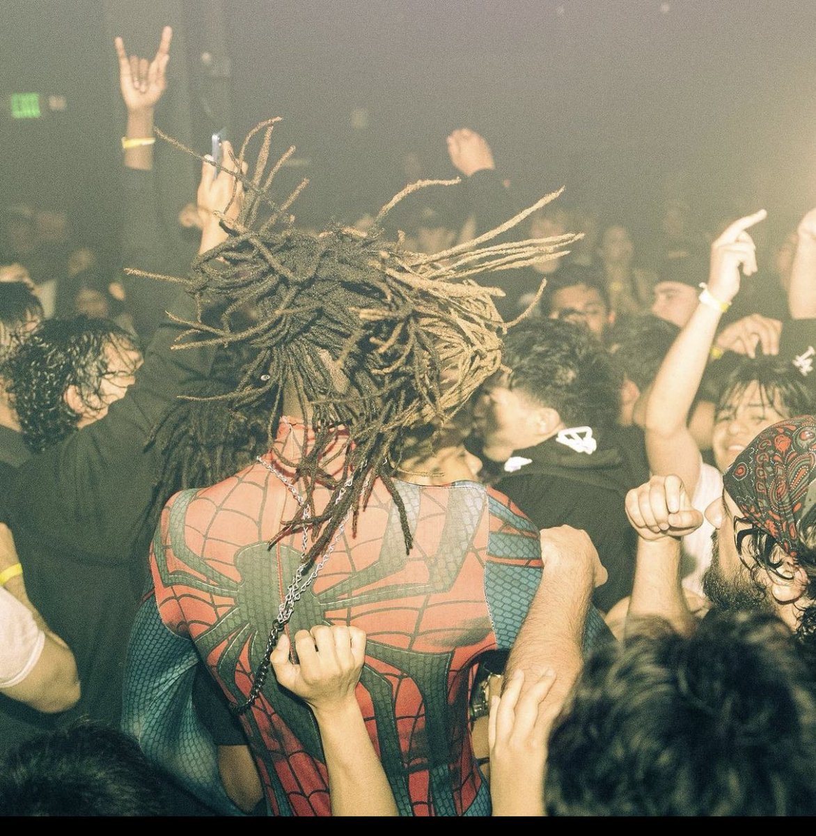 mari0zi0's tweet photo. i look so stressed but I love being in the pit so much https://t.co/ubcPwfVnYx