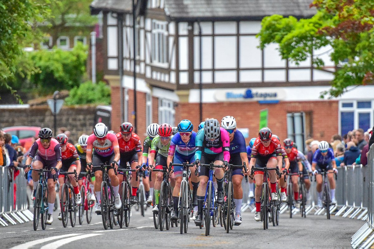 BritishCycling's tweet image. It's the third National Circuit Series event in a week this evening as we head down south for the Guildford Town Centre Races! 

Scene of a memorable @MarkCavendish stage win on the @TourofBritain in 2013, the town centre is new to the National Circuit Series this year and, with…