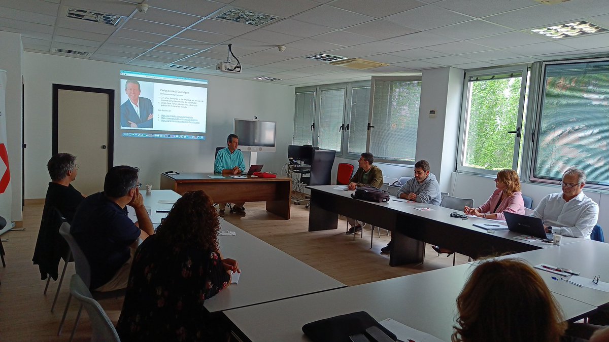 ICLAVERO's tweet photo. @ICEX_ organiza la primera jornada de networking para empresas del programa #APIEM de Valladolid. Con @CarlosEnrile como ponente , explicando los errores más frecuentes de las páginas web de empresas. https://t.co/8t5ib4AuuA