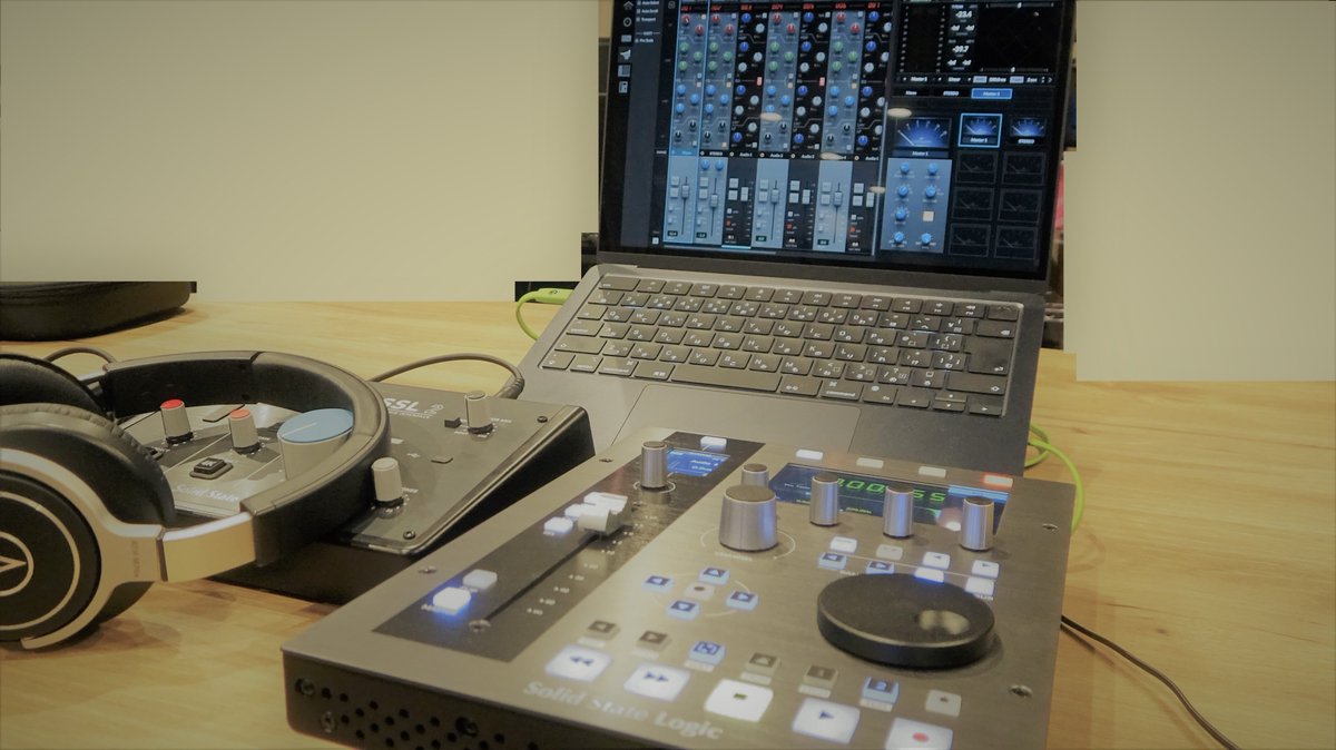 SSL_Japan's tweet photo. ラップトップと #UF1 &amp; #SSL2 の組み合わせはいかがでしょう❓

#SSL360 #SolidStateLogic #DTM https://t.co/DEBRw3maA4
