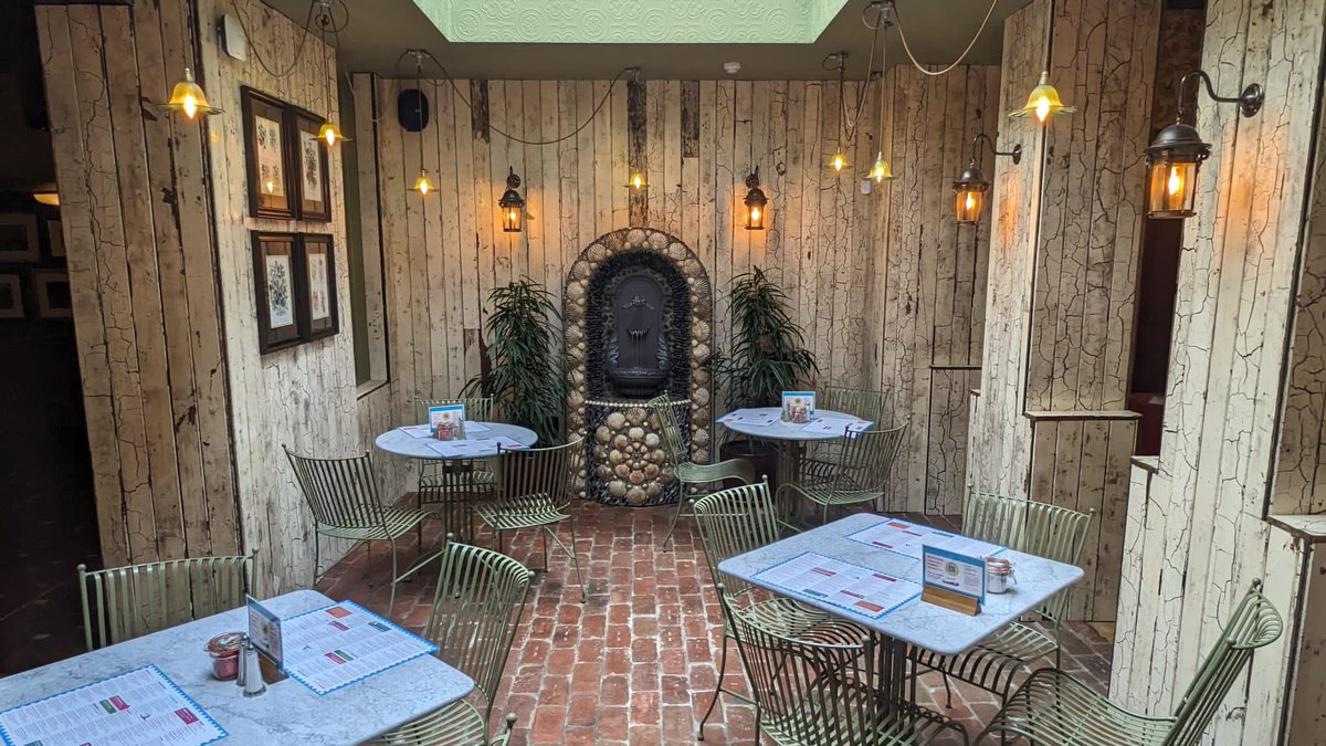 Alex Reilley tweet media