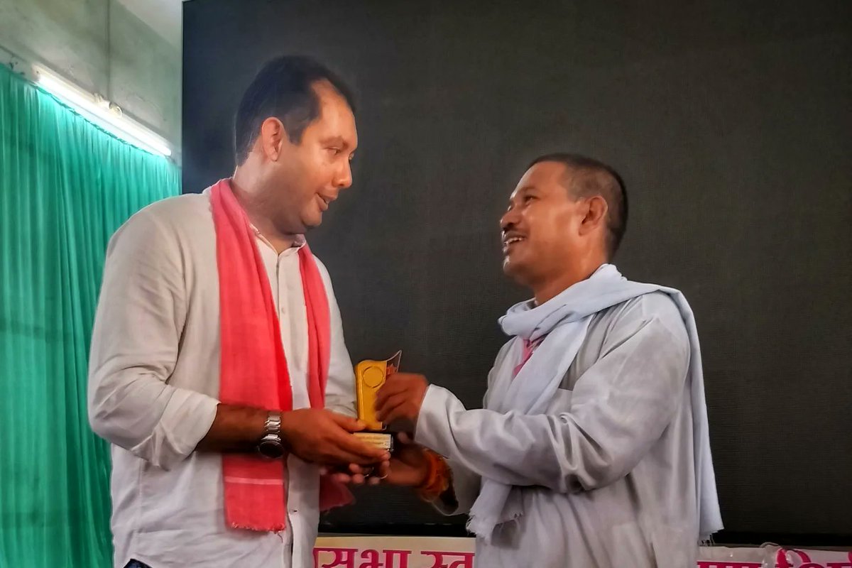 pratyushh's tweet image. Stronger, with every step. Determined for mass outreach and amplification of developmental &amp;amp; welfare policies of our #Chhattisgarh govt.

#Dharamjaigarh Vidhan Sabha
#DoingOurBit
#BhupeshHaiTohBharosaHai
#BharoseKiSarkar
#CGModel
#हैं_तैयार_हम