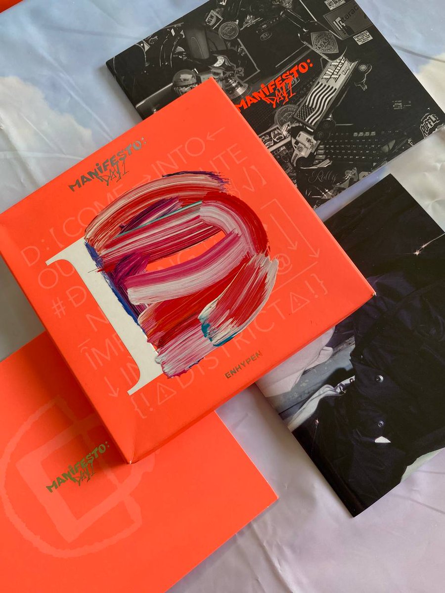 erohaulsz's tweet photo. 🛒. . wts lfb ph ꒰ #eroisselling ꒱
        manifesto engene ver d uns

╰ ₱220 payo / 2 days reserv
╰ onhand &amp; mint condition
╰ read pinned byt :)

🍀 reply / dm to claim

𖥻 enhypen manifesto day one unsealed complete inclu without pc engene d uns pc album https://t.co/9LRvqJZgCO