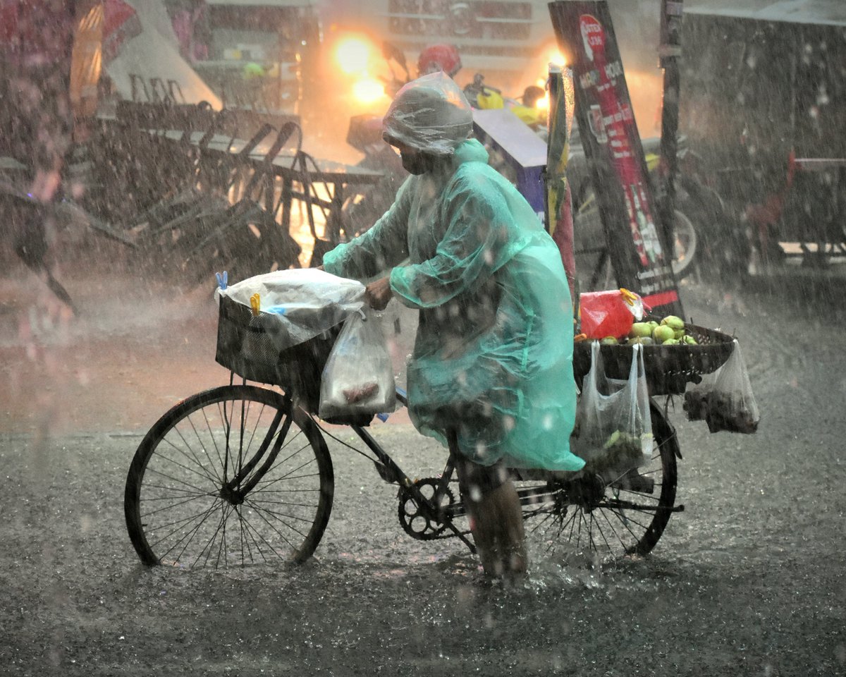 Some more photos of yesterday's epic rainfall in #phnompenh #cambodia2023 #Asiaweather #rainyseason #rain