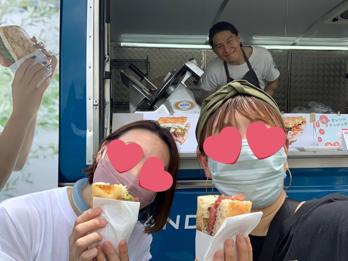 zingerchan's tweet photo. DAY1
#DJADAMat を最初がってんラジオだと思うアキコ🤣
#TheHeySong かき氷に翻弄され戻れず通路で聴いた心地よさが格別❤️
#PHONOTONES 心地よい❤️この日の暑さにピッタリ✨
#アルカラ カッコイイ🥰魅力的な声と演奏と✨インストフェス対応ね🤣
#ADAMat 跳ねまくって笑い倒してもう幸せ❤️
#install23 https://t.co/Am1fr5dnoF
