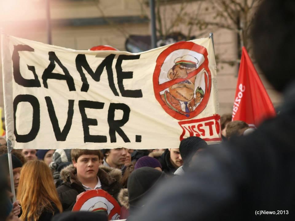 “Sono d’accordo con Antifa – dice lo storico
@Hans_Heiss – questa non è sicuramente una manifestazione che dovrebbe avere spazio. ... Mi auguro che il sindaco di Lagundo rifletta ancora un attimo”.  

salto.bz/de/article/270… 

#algund #burschenschaft @SaltoBz