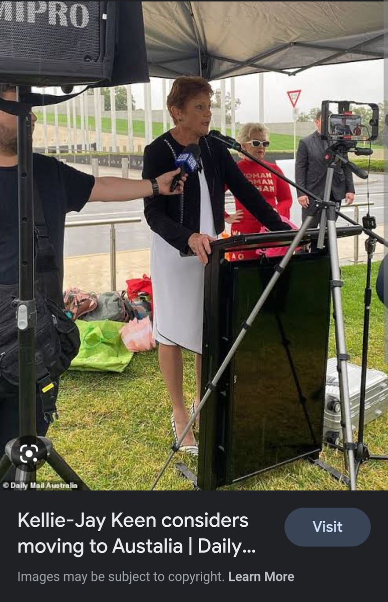 TakedownMRAs's tweet photo. @VickiKyriakakis "What do you mean Pauline doesn't have women's best interests at heart?!" https://t.co/VlD9ov0Xh4