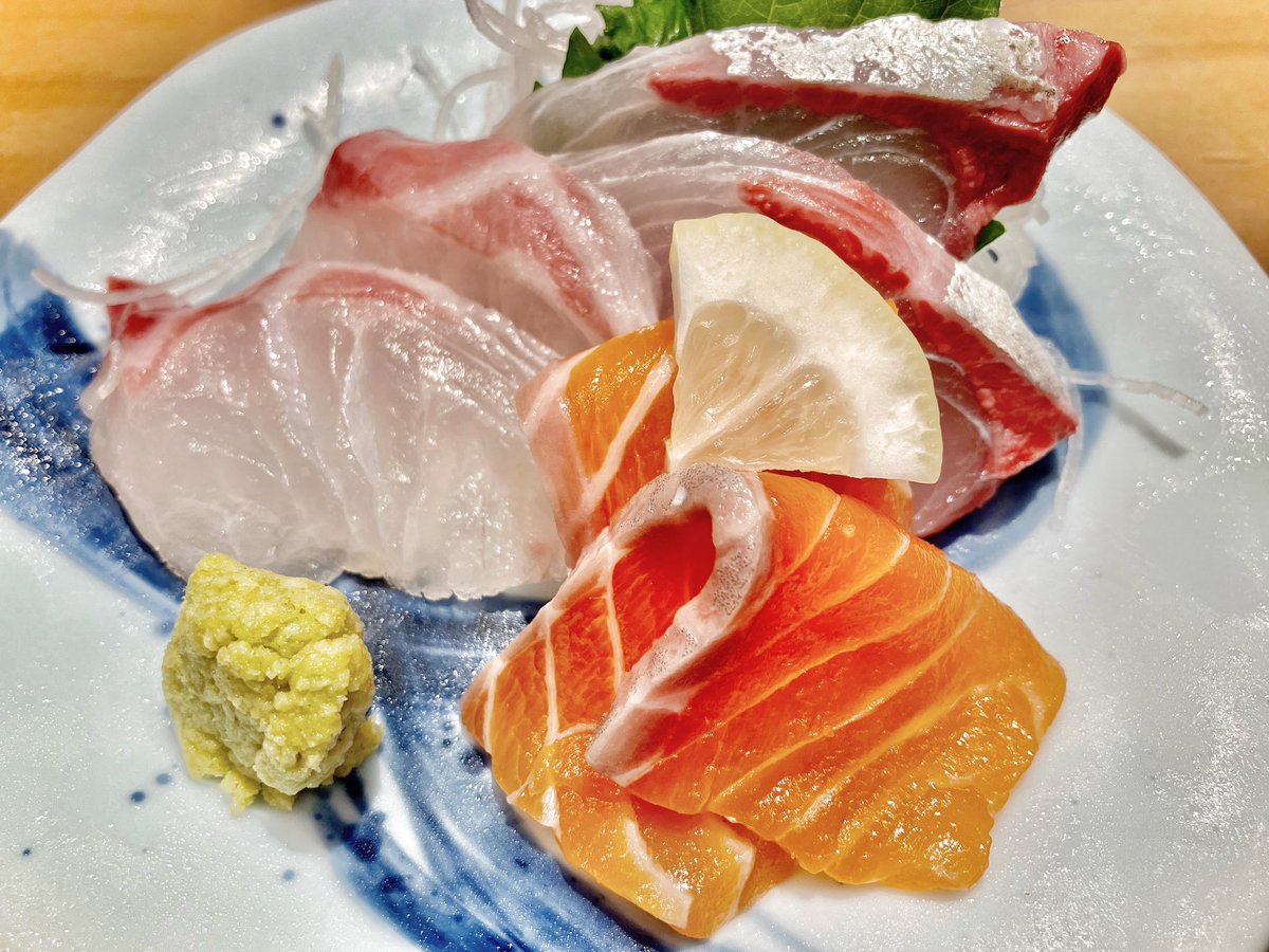 i_daddy72's tweet photo. たまたまですよ…💦

普段、大行列のお店に、まったく並んではらへんかったんです。

結果、めちゃくちゃ贅沢してまいました。

#さしす
#なんばウォーク
#お寿司
#映え https://t.co/lghDkX9QK3