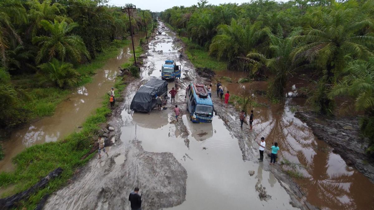 #TempsForts #S30

Les routes de l'impossible
Sumatra, maudits trésors

Sumatra se démarque en Indonésie. L'agriculture fait la richesse de l'île mais l'état des routes menace la population qui en dépend pour travailler.

▶️ Mar 25/07 à 21.00 | France 5 et france.tv