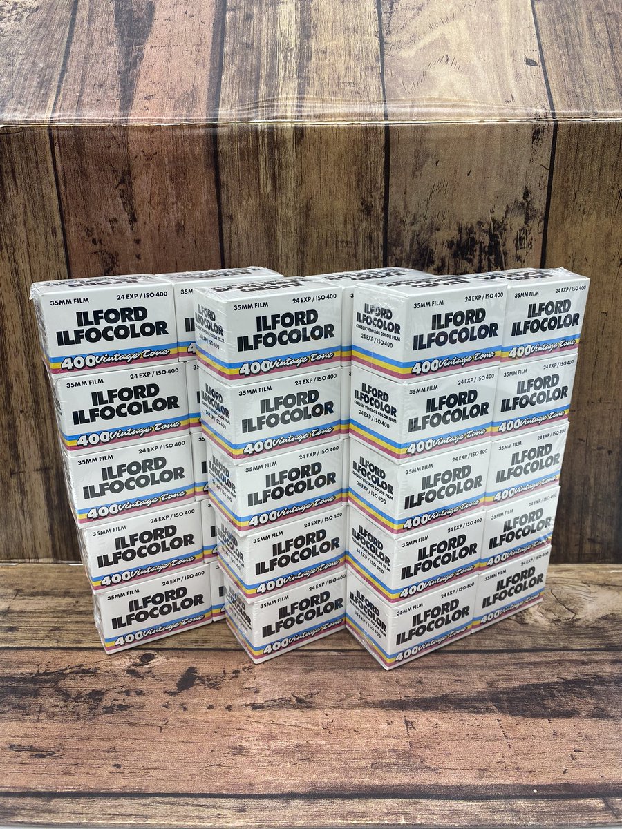 asanocamera's tweet photo. ILFORDのカラーフィルムILFOCOLORが入荷しました
#ilford
#ilfordfilms
#ilfocolor
#35mmfilm
お問い合わせは店頭
お電話でお願いします📞
#アサノカメラ
岡山市北区表町1-10-33
TEL 086-224-5951
FAX 086-232-1423
定休日 火曜日 https://t.co/aNqxQBGw1P