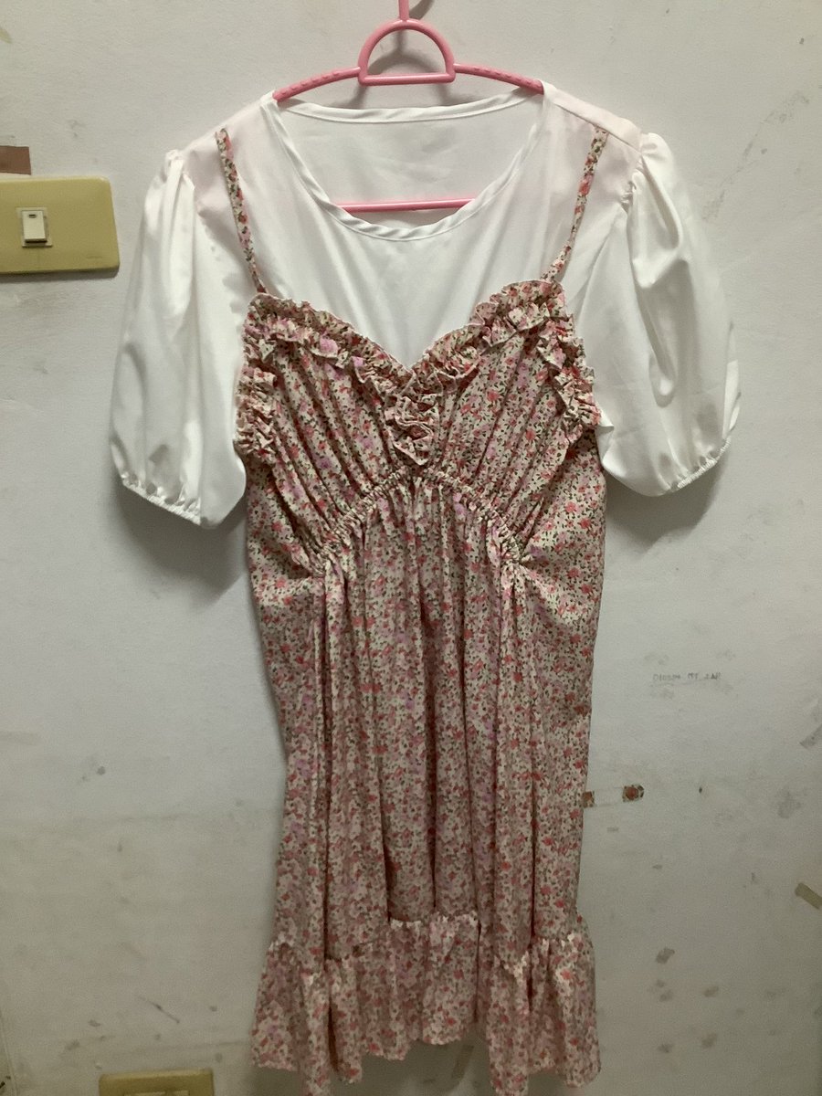 beonlyblue_idk's tweet photo. 60b  #ส่งต่อเสื้อผ้า #ส่งต่อเสื้อผ้ามือสองราคาถูก #โล๊ะตู้มือสอง #เสื้อผ้ามือสอง #เสื้อผ้ามือสองราคาถูก https://t.co/a1O6uYlm9K