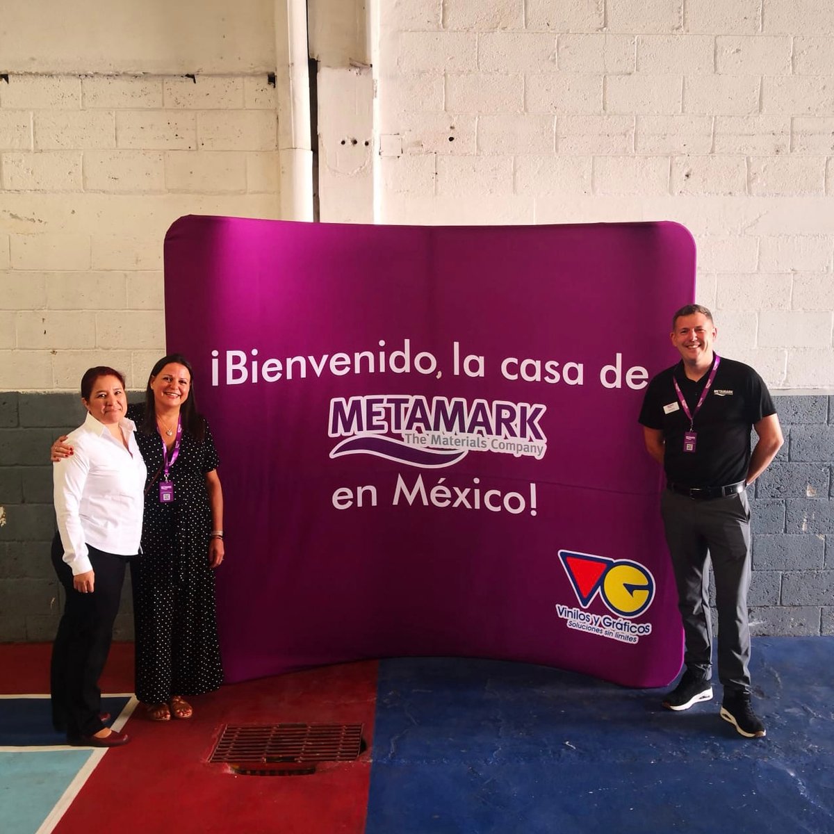 Metamarkuk's tweet image. We had a great time visiting the Vinilos y Graficos team in Mexico earlier this month! It was great to see so many at our training event and meet more of team. Gracias Mexico 🇲🇽 #metamarkmexico #metamarkeverywhere #trainingevent #vinilosygraficos #wraptraining #teamevent