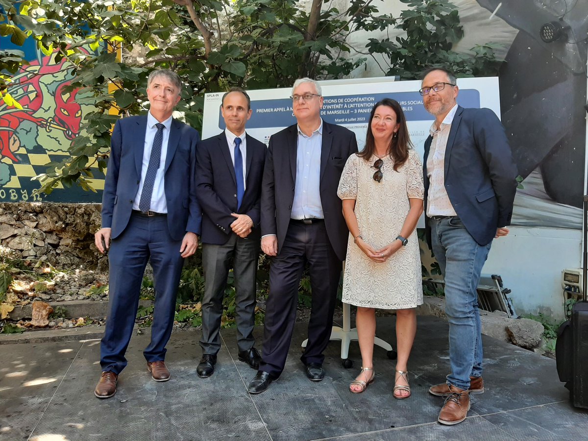 Unicil_Officiel's tweet photo. [Signature] de la convention de coopération avec la #SPLAIN Aix-Marseille-Provence pour intervenir sur 9 immeubles dégradés en centre-ville de @marseille . @3F_Officiel @icfhabitat #SudEstMed @CDC_Habitat #LogisMéditerranée et @Unicil_Officiel se sont groupés pour #agir ensemble. https://t.co/PVsGJXd1Wq