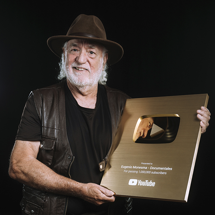 #BOTONORO 🏅 | Muy agradecido a <a href="/YouTube/">YouTube</a> por otorgarme este Botón de Oro tras superar el #MILLON de suscriptores en mi canal.

Un #reconocimiento que me hace mucha ilusión a mis 71 años y tras más de 2 años compartiendo con vosotros cientos de #documentales. 

¡GRACIAS! 😃