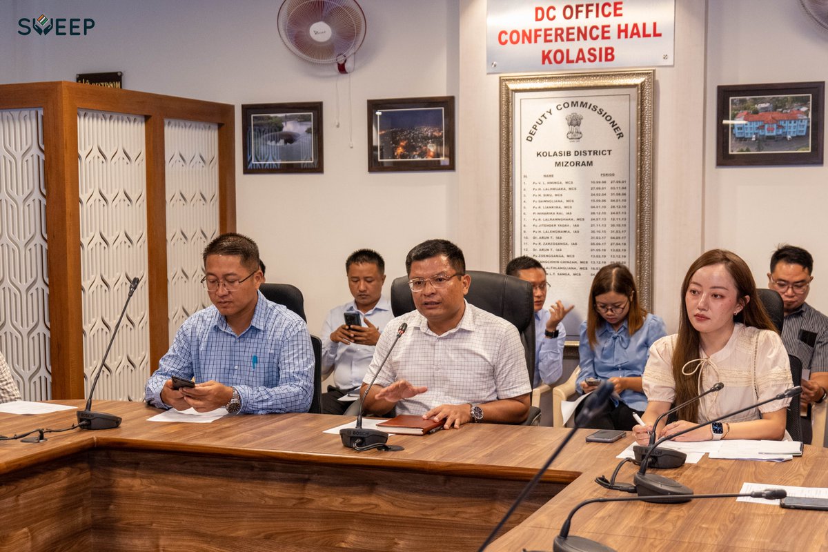 DEO_Kolasib's tweet photo. Training for BLO of 4-Tuirial, 5-Kolasib and 6-Serlui (ST) AC was conducted as part of the preparation for 2nd Special Summary Revision of Electoral Roll. Mr. Neng Thianlala, SLMT delivers lecture, covering topics such as the use of various Forms, BLO Apps &amp; NVSP apps
#iVote4Sure https://t.co/YWixcOKQzc