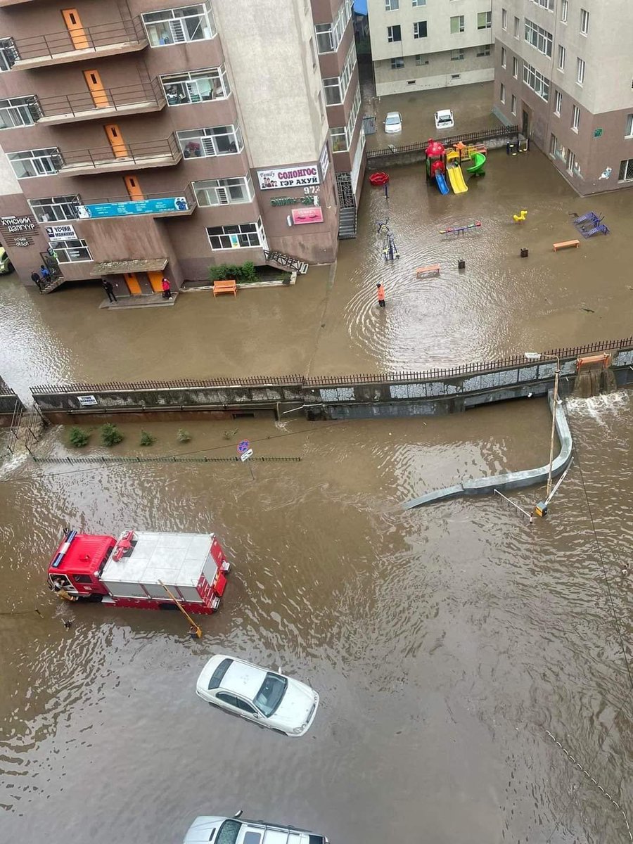 энэ иргэдийн хохиролыг 
s аутлет, эко, их наяд, авилга хороолол зэрэг газруудын орлогыг хурааж төлүүлэх ёстой яагаад хууль дүрэм зөрчсөн нөхүүдийн өмнөөс татвар төлөгчидийн мөнгийг үрэх ёстой гэж❓❓❓