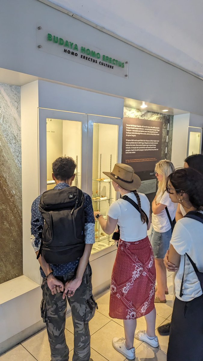 ShimonaKealy's tweet photo. Another awesome day for the joint @ANUasiapacific & @UGMYogyakarta Indonesian Archaeology Field School #INAF23 visiting the UNESCO World Heritage Area of Sangiran #homo #erectus #javaman #palaeoanthropology https://t.co/9b5VoXpiT7