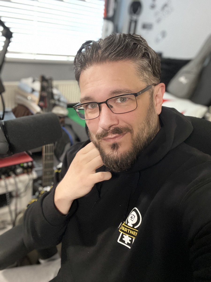 Eurymachuss's tweet image. Hiya friends!

Would love if you’d come join me for more @ConanExiles today 🤗

Twitch.tv/eurymachus

See you soon!

#Musician #Gamer #Streamer #Daddy