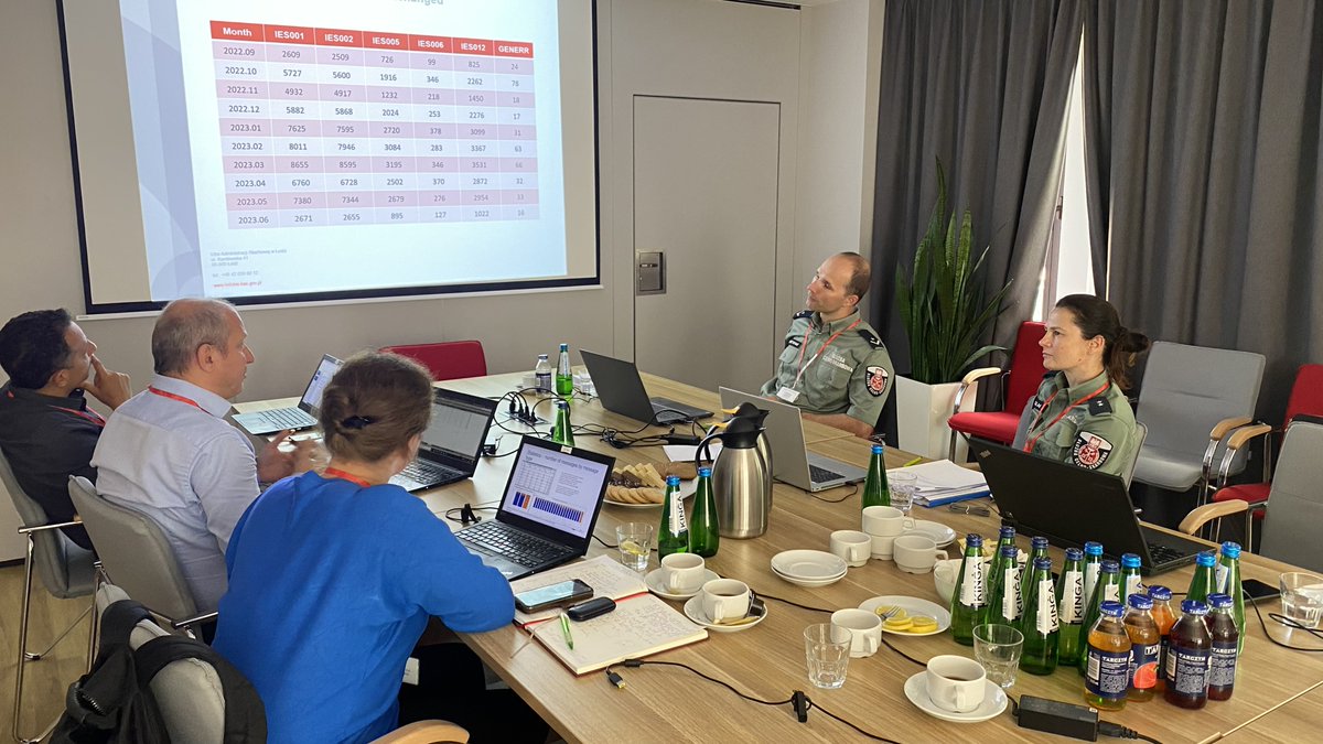 KAS_Szczecin's tweet image. Trwa spotkanie w #MF przedstawicieli @EU_Commission #DG TAXUD z członkami krajowego zespołu #SingleWindow. Pokazujemy doświadczenia ze współdziałania systemu 🇵🇱PKWD-SINGLEWINDOW z 🇪🇺EU CSW-CERTEX. Jesteśmy jednym z 9 krajów, które jako pierwsze przystąpiły do integracji­­­­­­­­­­