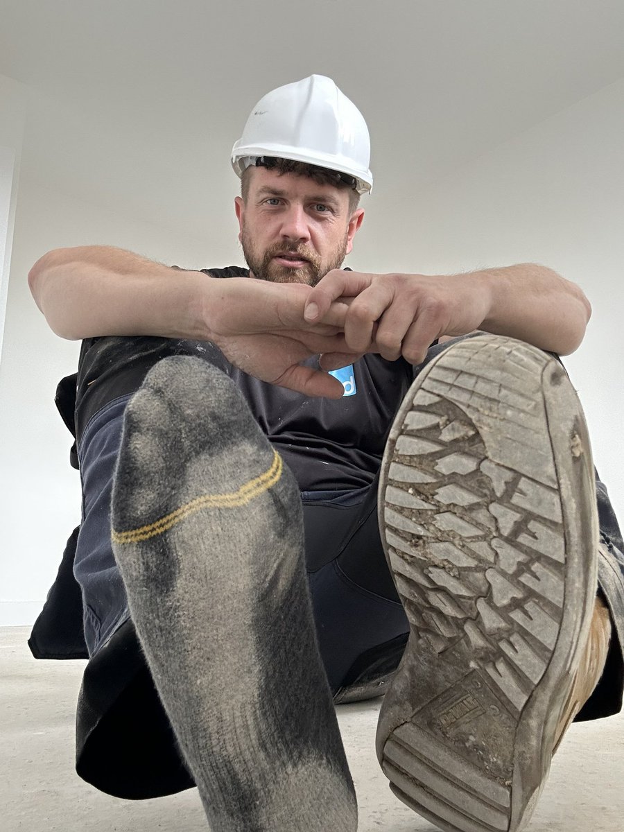 BestSockMasters's tweet image. #Footmaster @harrygoff87 

🧦👣🧦

#Masteroftheday