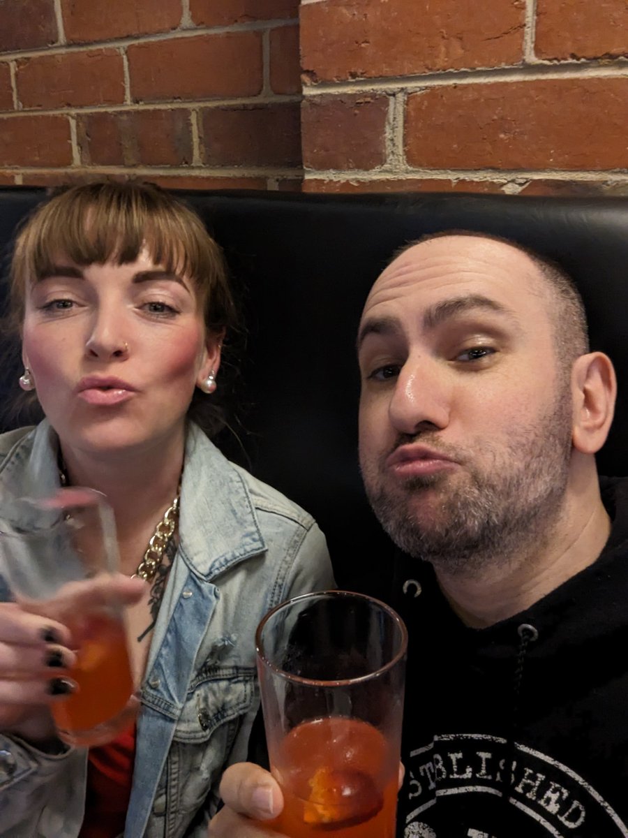 nicksplitter's tweet image. Mum and dad go wild on a school night 🍹 #haha