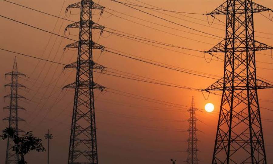 کراچی کے شہریوں کیلئے بھی بجلی مہنگی کردی گئ,نیپرا نے کے الیکٹرک کے ٹیرف میں 1 روپے 44پیسے فی یونٹ اضافے کی منظوری دیدی,کے الیکٹرک صارفین پر 2ارب 69کروڑ روپے کا اضافی بوجھ پڑے گا
#Karachi #electricity #PakistanEconomicCrisis #NEPRA #karachihumsabka
