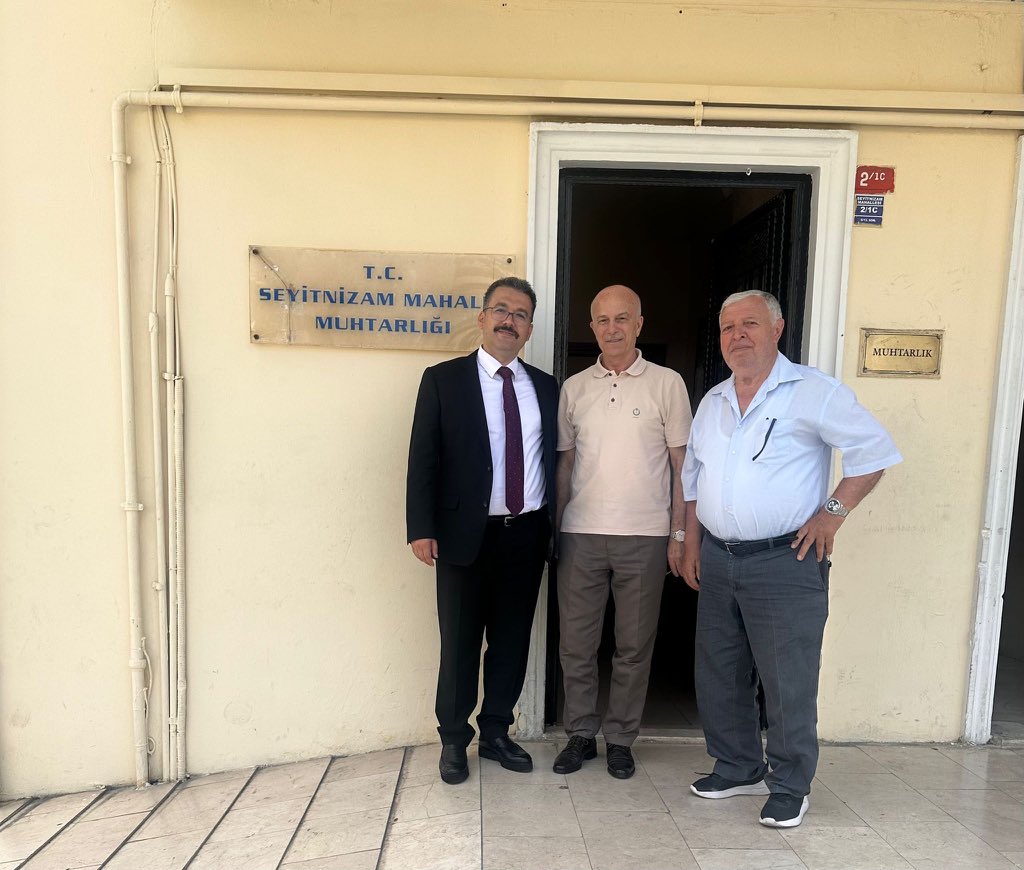 Sn. Kaymakamımız Ercan TURAN, İlçemiz Seyitnizam Mahalle Muhtarı Ömer Algül’ü ziyaret etti. 
“Tecrübesi, nezaketi, beyefendiliği ve mahallemizin sorunlarıyla içtenlikle ilgilenmesiyle ön plana çıkan muhtarımıza teşekkür ederim.”@ErCCanTURAN