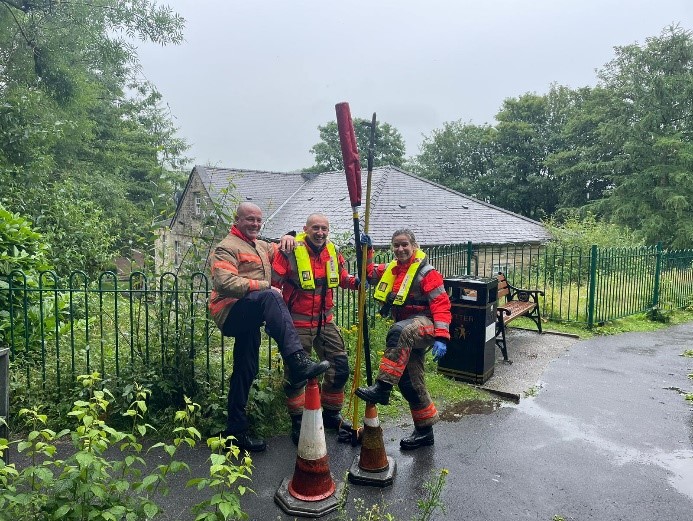 🚒 Crews from Ramsbottom fire station were out spreading key fire safety messages to local residents last week. 

We visited a local primary school, gym and supermarket to raise awareness about our Safe4Summer campaign. We also helped litter pickers remove cones from local ponds.