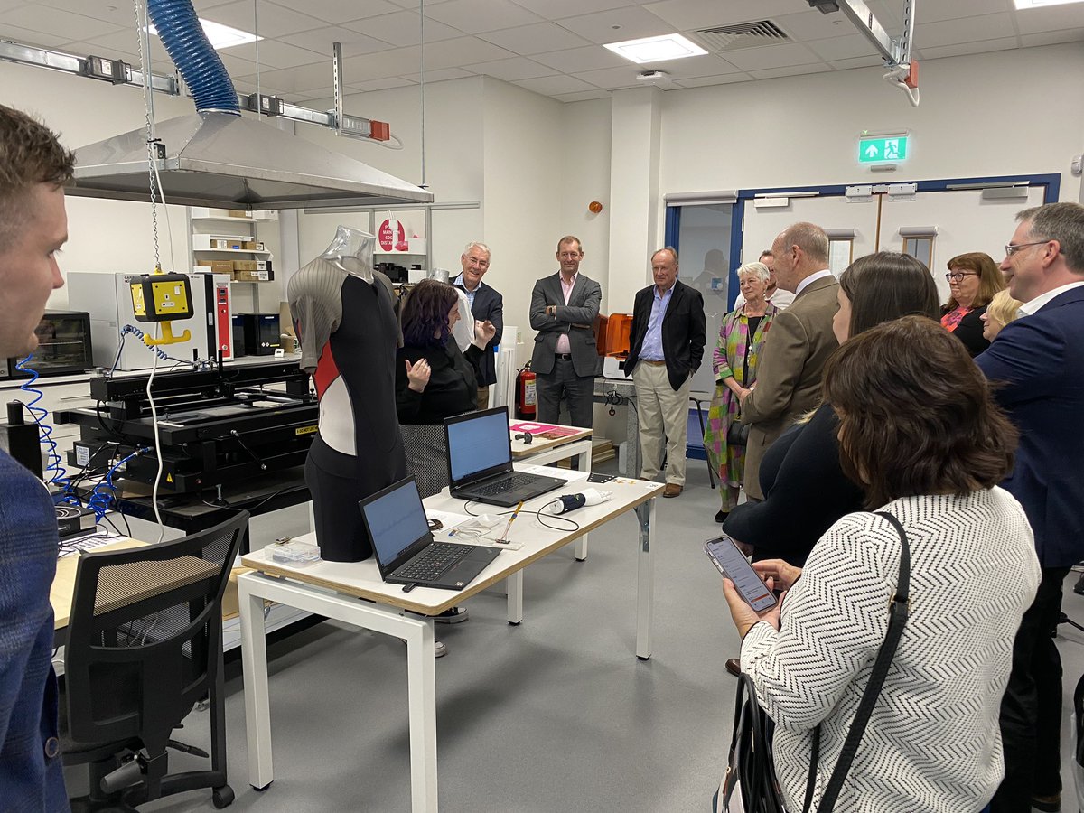 It was a surprise visit by NTU chancellor Sir John Peace to Smart Medical Textiles lab @MTIF_UK . Lots of conversations around outstanding research on smart medical textiles. @ntu_research #research #mtif #chancellor #johnpeace #smarttextile #wearable #research