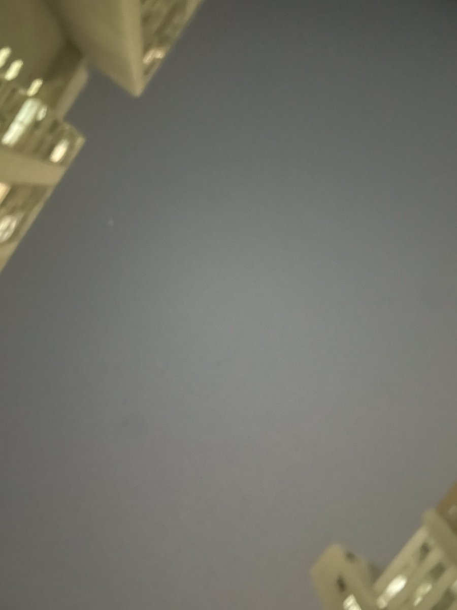 오늘은 달이 없는데?