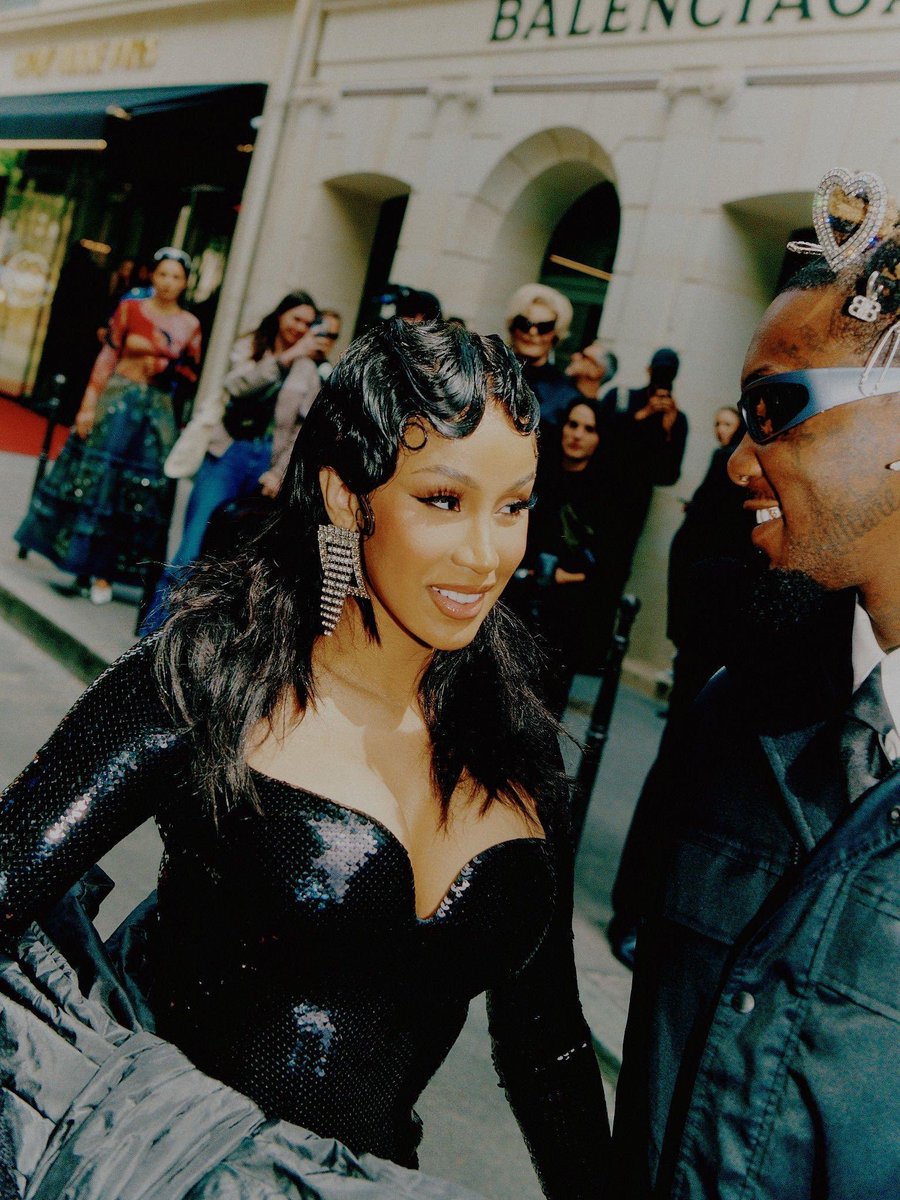 RT @cardibarchive_: Cardi B with Offset after the Balenciaga show in Paris https://t.co/JrWo67DXcX