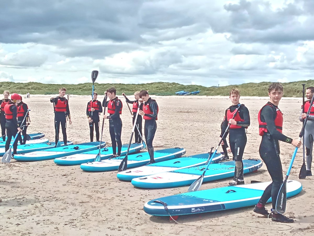 CundallManor's tweet photo. 🏖 What school can enjoy a whole school trip to the beach for everyone? Yes, everyone! Cundall can and Cundall does! Thank goodness for fish and chip shops 🐟 #Cundallcan #Beadnellsands #schooltrips #cundall https://t.co/AArznQRTks