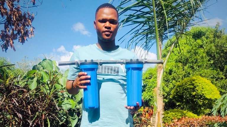 Meet Tammy Mboweni, Founder of Yoyo Fresh Waters, a water purification business based in Rhulani, Limpopo province.

We learn about his career, business, and challenges along the way.

READ MORE: tenacity-mag.co.za/meet-tammy-mbo…

#WednesdayMotivation #WeDoMoreWednesdays #TenacityMagazine