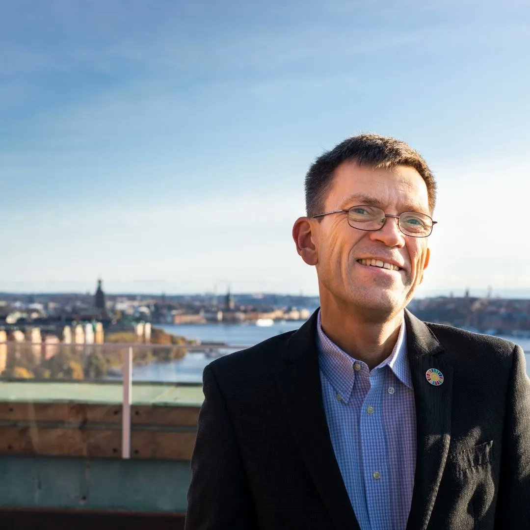 TidningenSyre's tweet image. Regeringen föreslår att beslutade nivåer på inblandningen av biodrivmedel 2027-2030 slopas.
– Olyckligt, säger @mattiasgoldmann på 2030-sekretariatet.
buff.ly/437pkYB 
#reduktionsplikt#klimatmål #miljö #omställning