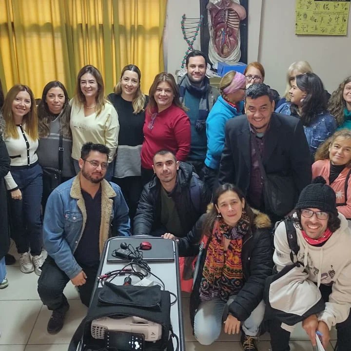 EmmaCunietti's tweet photo. El equipo de Tertulias Dialógicas de la CGES avanza en la sensibilización presencial en IES de toda la provincia. En junio y julio comenzará una nueva cohorte de la Capacitación en Aprendizaje Dialógico mediante Tertulias Dialógicas  ➡ https://t.co/qzy5f4Ldkd https://t.co/uXhXhSG4Dh