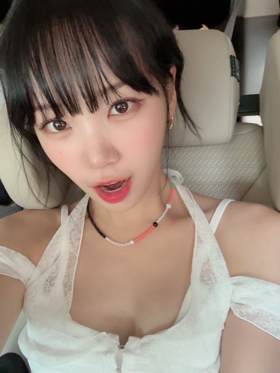 lucentied's tweet photo. ⠀

And and! You're my one and only Prince Charming. 😤 Kita maen felem desne, ya? Buat kontrak sekarang. Tapi bukan naik kuda, kita naik mobil!

⠀ https://t.co/md7PKdgeXk