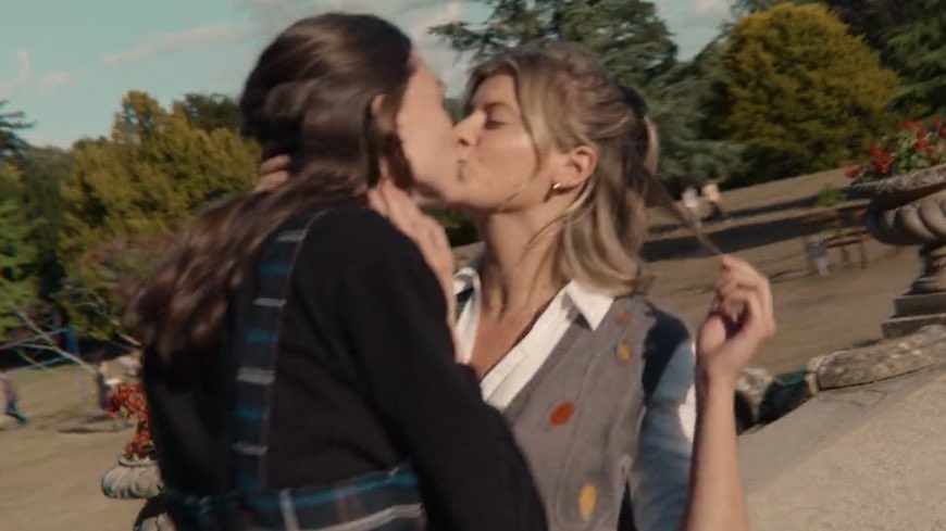 ashddox's tweet photo. maeve wiley i know what you are https://t.co/IT20PS6ztb