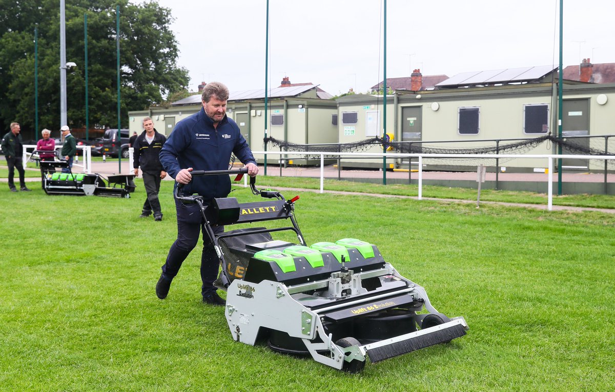 Allett Mowers tweet media